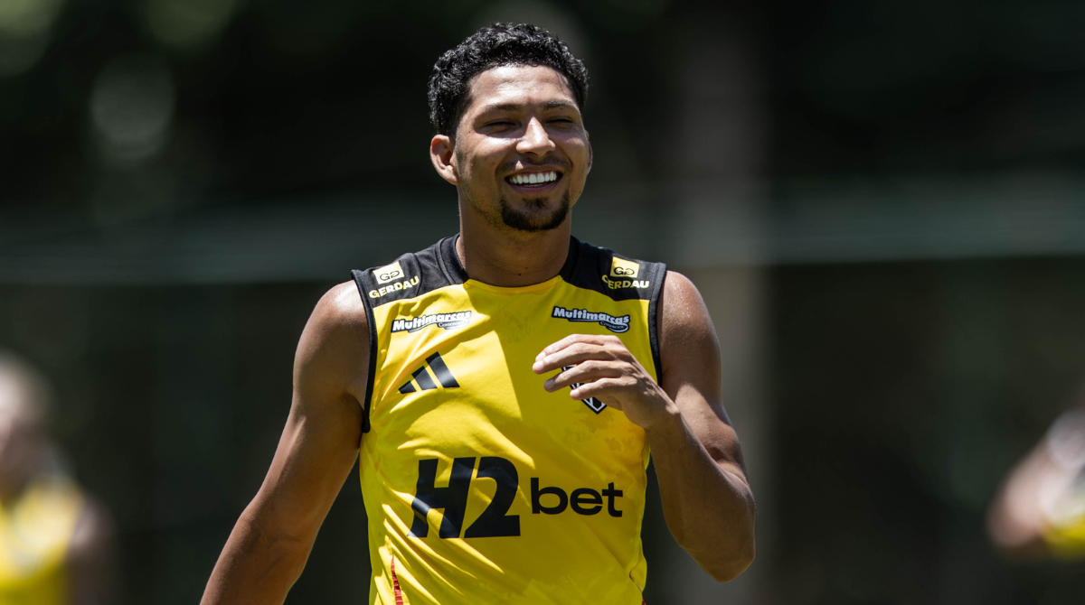 Rony apresentado pelo Atlético