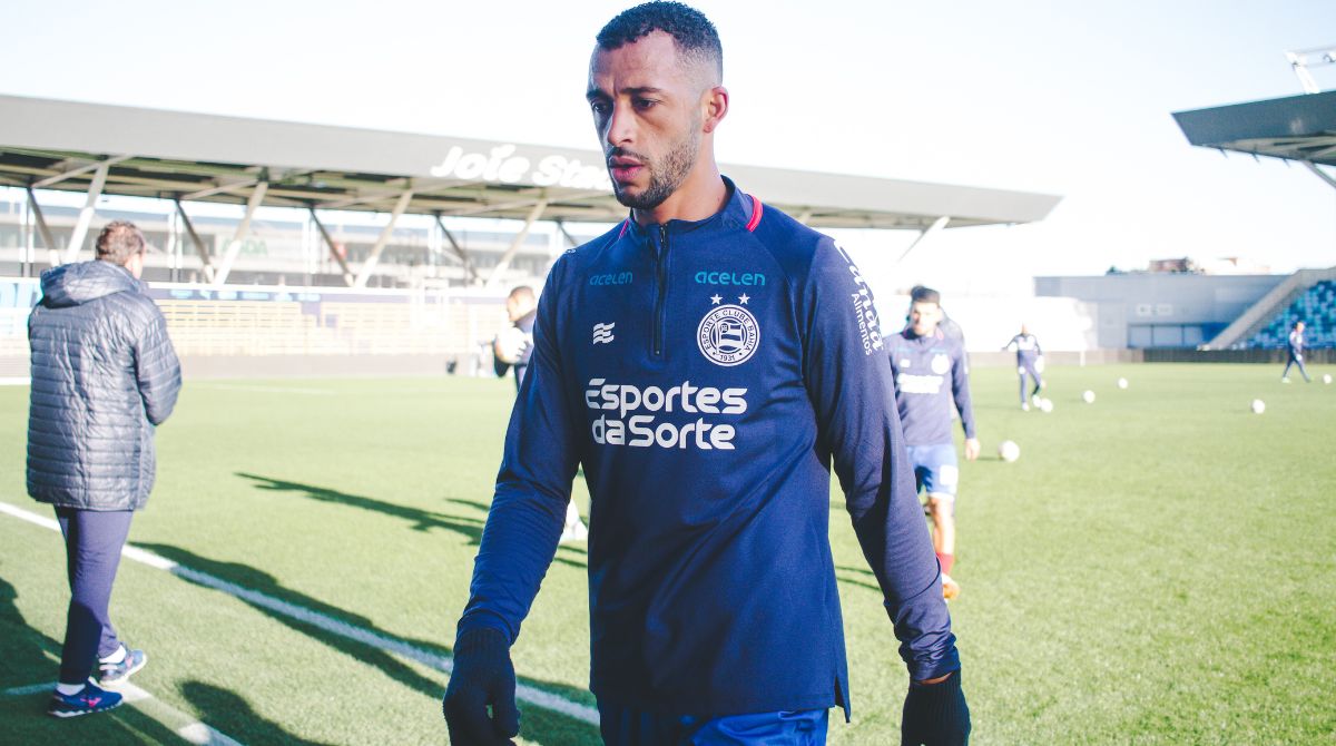 Vitor Hugo treina pelo Bahia em viagem de pré-temporada