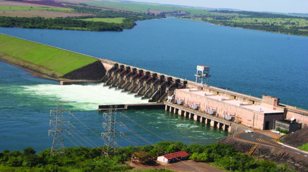 Uma hidrelétrica, vista de cima