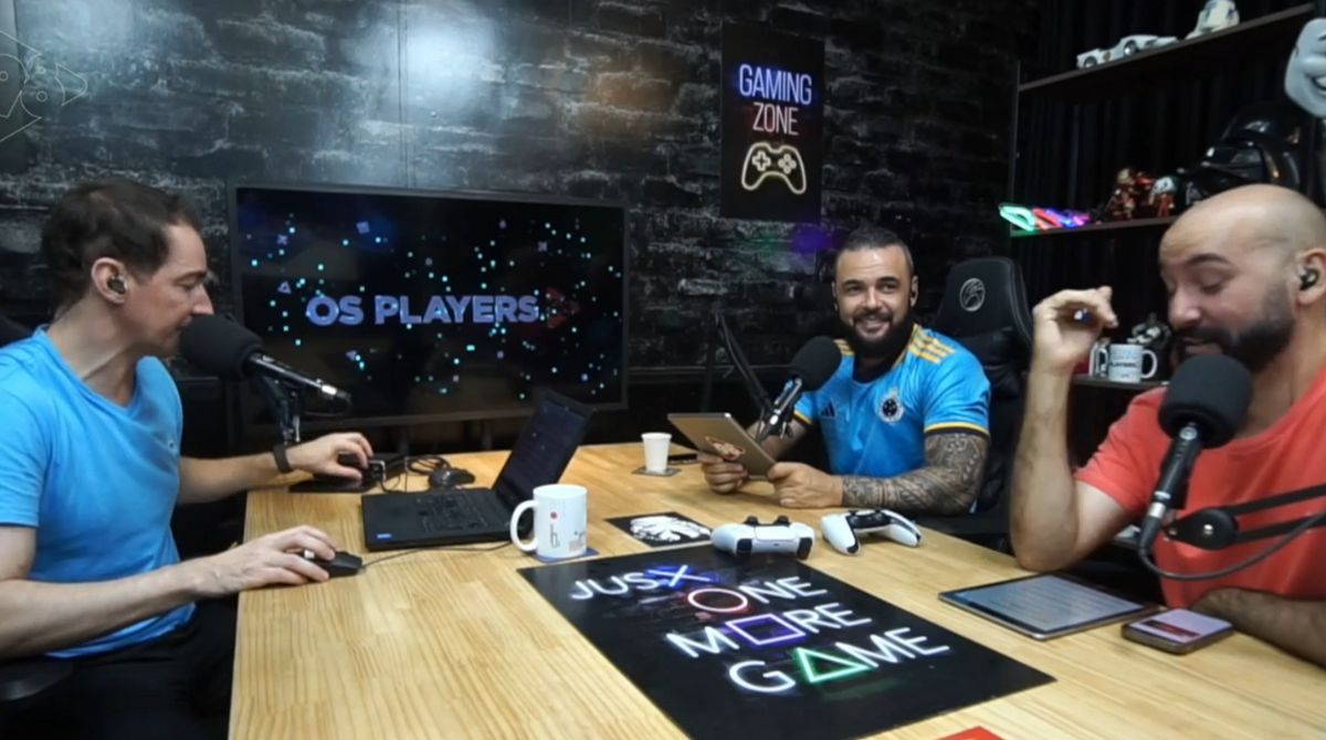 Apresentadores do programa Os Players, da Rádio 98.