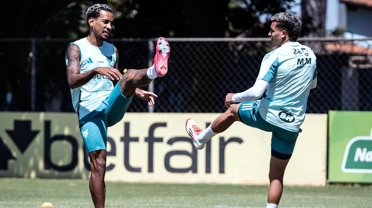 Matheus Pereira realiza sessão de treino na Toca da Raposa 2