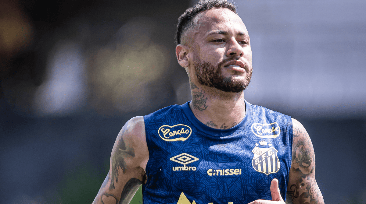 Neymar durante treinamento do Santos