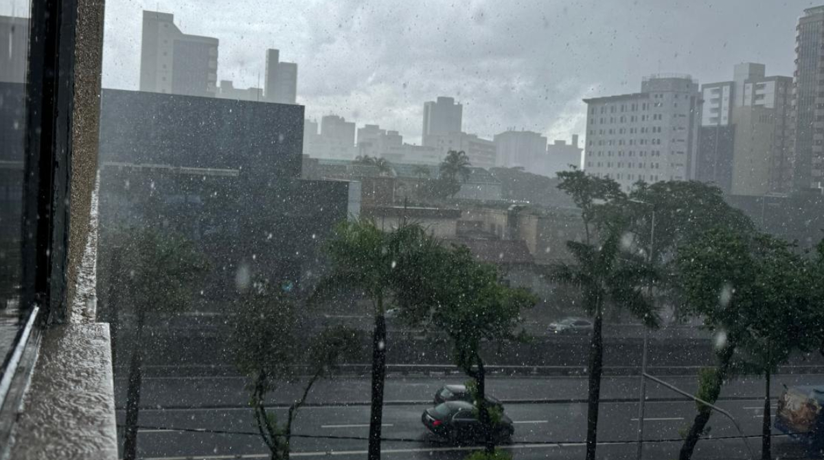 Vista de BH com chuva