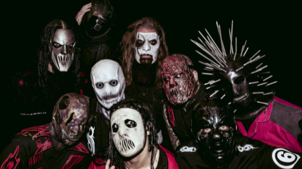 Banda Slipknot com visual característico