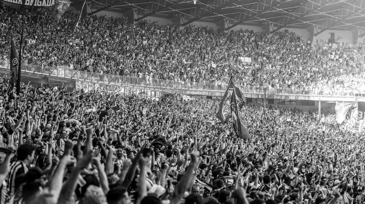 torcida atletico portões fechados punição