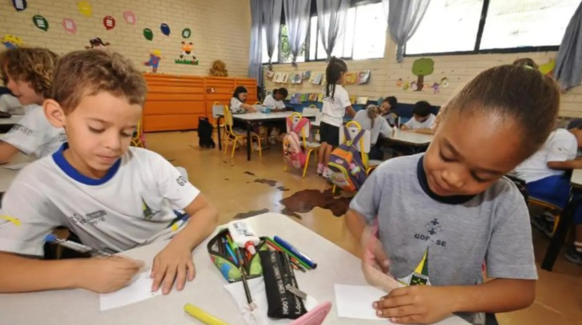 crianças creche e pré-escola