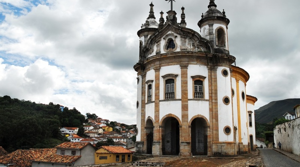 crescimento turismo minas gerais