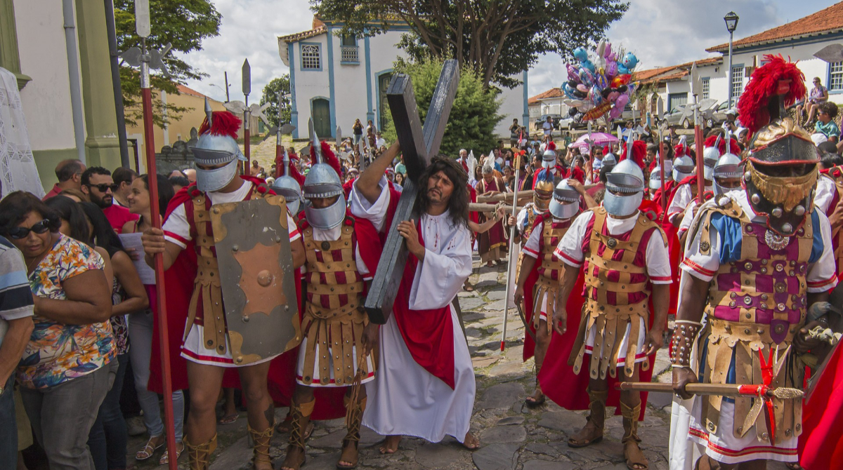 procissão jesus crucificado