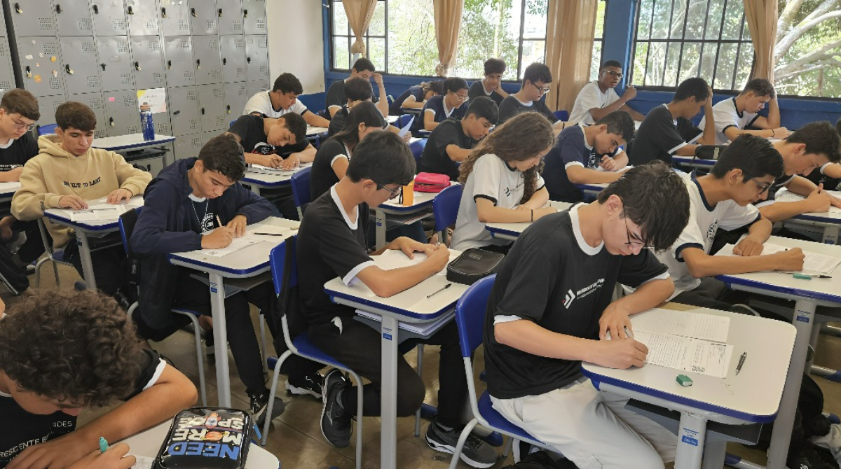 alunos em sala de aula