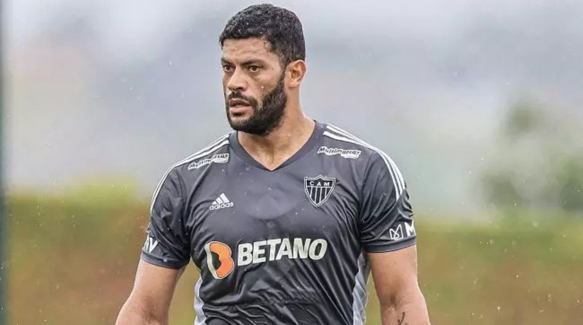 Hulk durante treino do Atlético