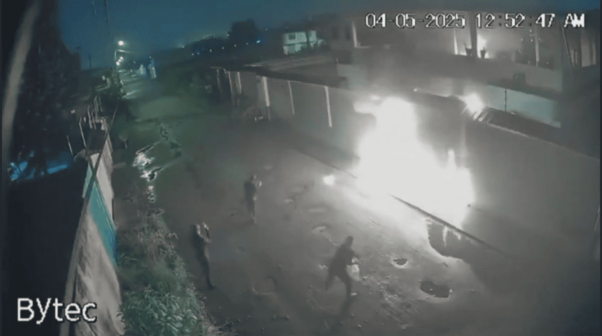 Casa do meia Cazares sendo atacada por criminosos no Equador
