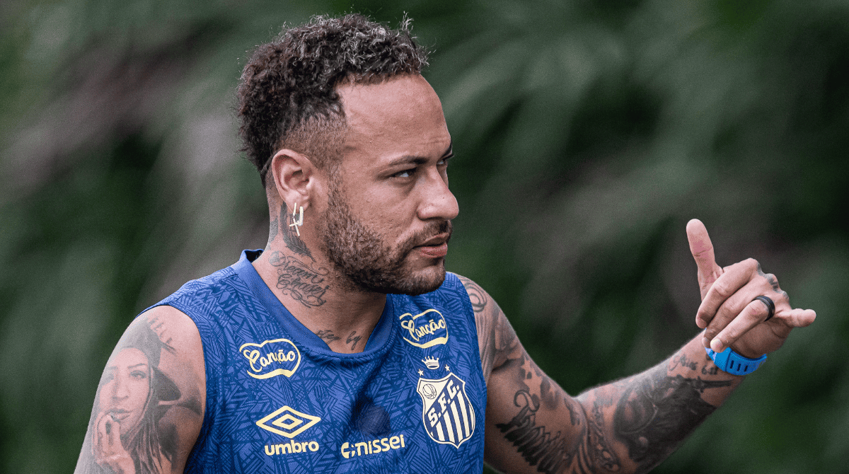 Neymar durante treino do Santos