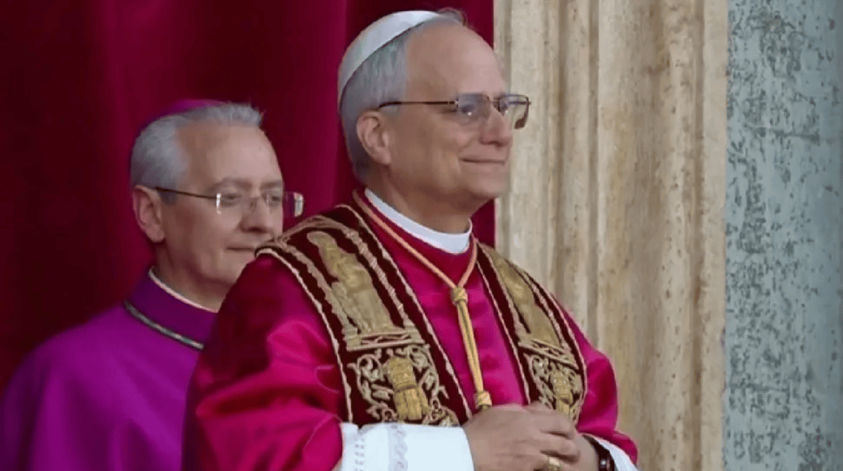Papa Leão XIV faz primeira aparição como pontífice (Foto: Reprodução/Vatican News)