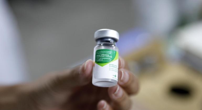 Dose da vacina contra gripe