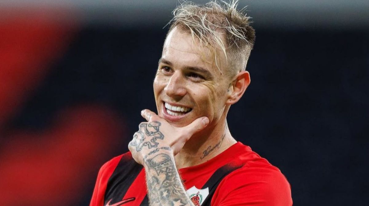 Roger Guedes, jogador do Al-Rayyan