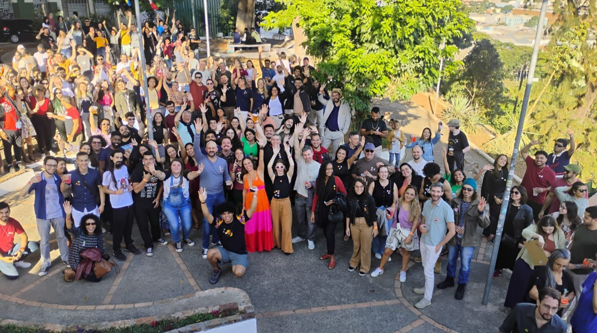 praticantes de idiomas reunidos no último UAI Línguas