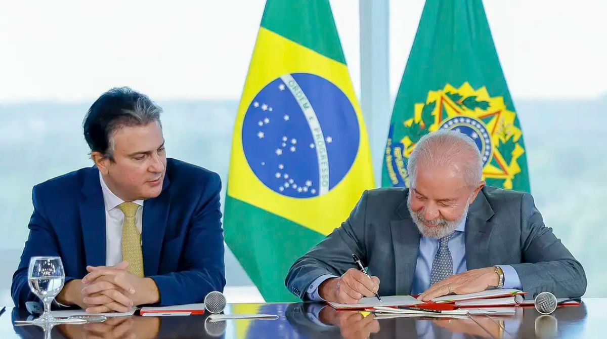 Lula e ministro da educação