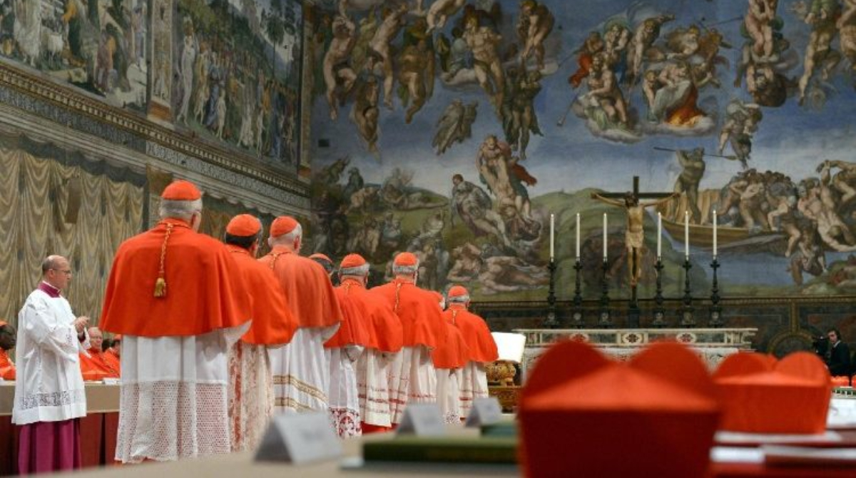 cardeais reunidos no vaticano