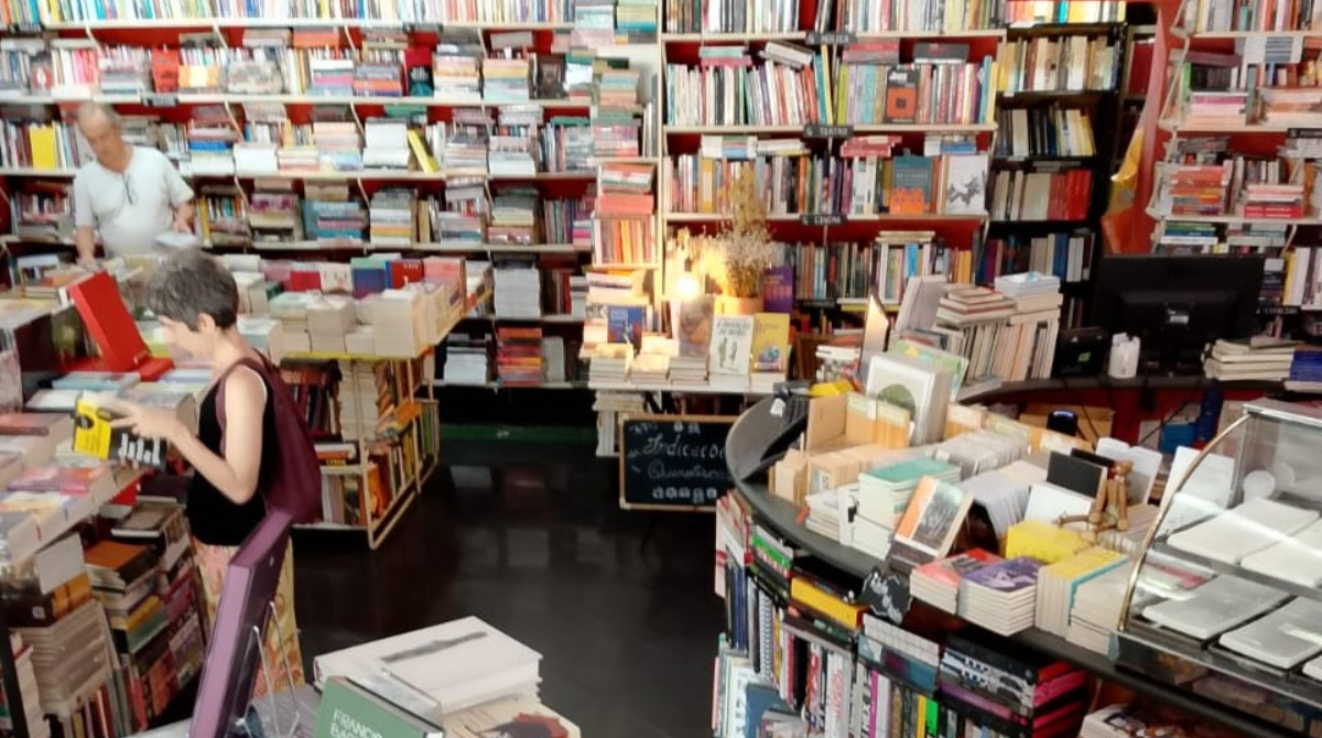 Interior da livraria Quixote, em BH