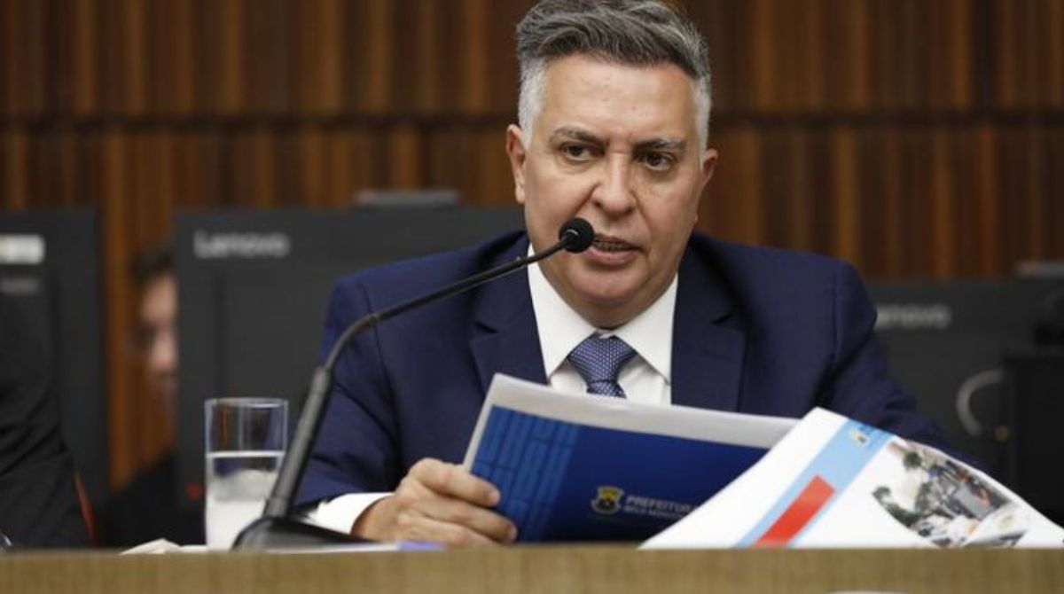 Prefeito de BH após passar dias em Israel