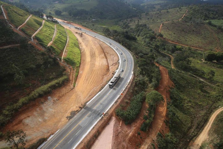 Trecho da BR-381, entre Belo Horizonte e Governador Valadares