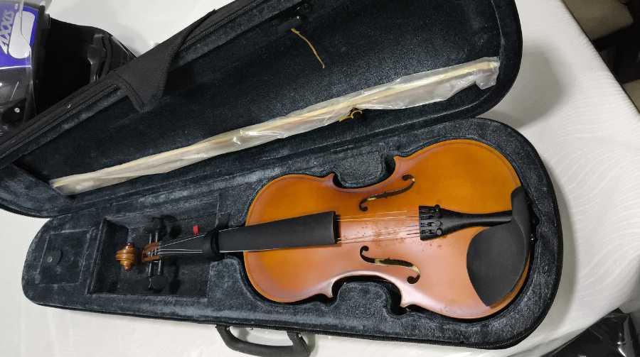 Violino é encontrado em BH