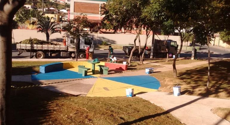 Obras em praça de Belo Horizonte