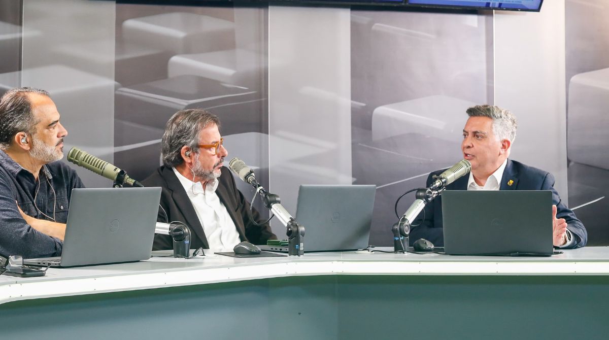 O prefeito de BH, Álvaro Damião, em entrevista para a 98News.