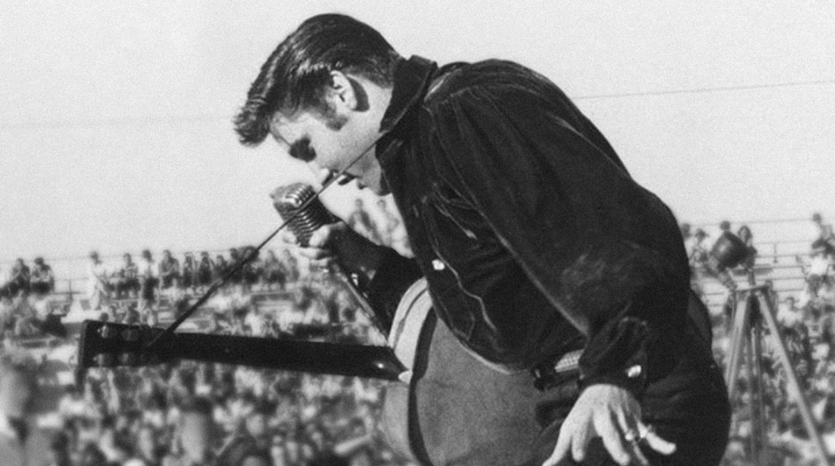 Elvis Presley fazendo show