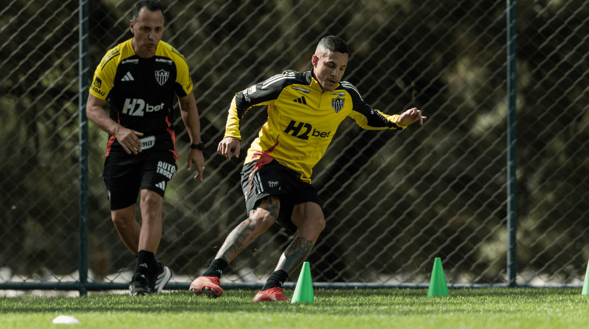 Arana durante treino na Cidade do Galo