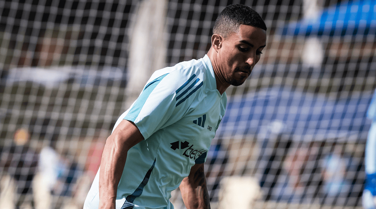Volante Christian durante treinamento pelo Cruzeiro
