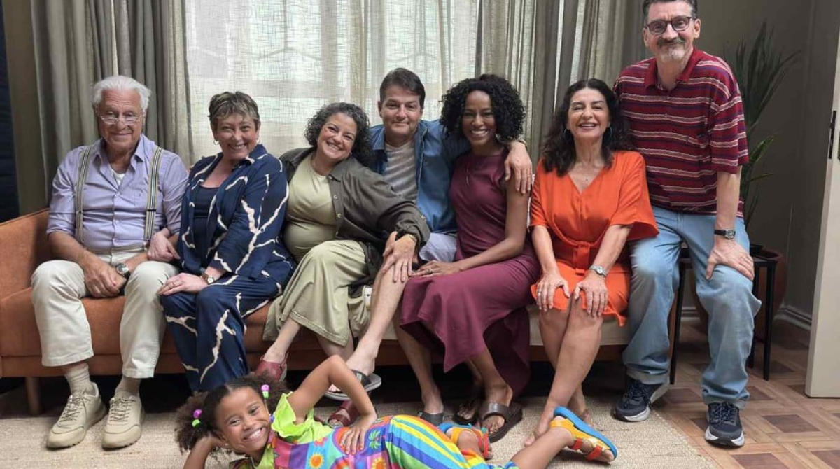 novo elenco mundo da lua